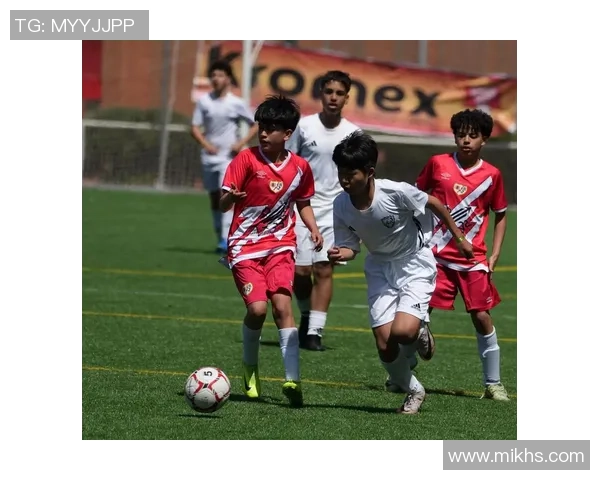 最新爱国足球球星排名榜单揭晓 中国足球明星表现回顾与前景分析 最新爱国足球球星排名榜单揭晓 中国足球明星表现回顾与前景分析