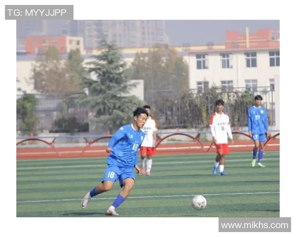 球星驰骋绿茵场 展现绝技与速度的精彩瞬间