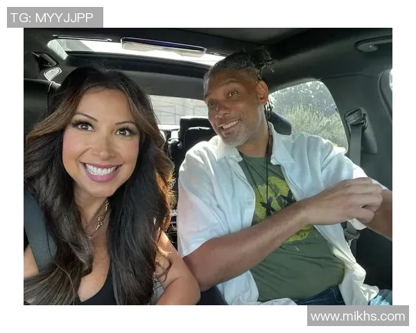 美国足球队白发球星的传奇人生与奋斗历程揭秘 美国足球队白发球星的传奇人生与奋斗历程揭秘