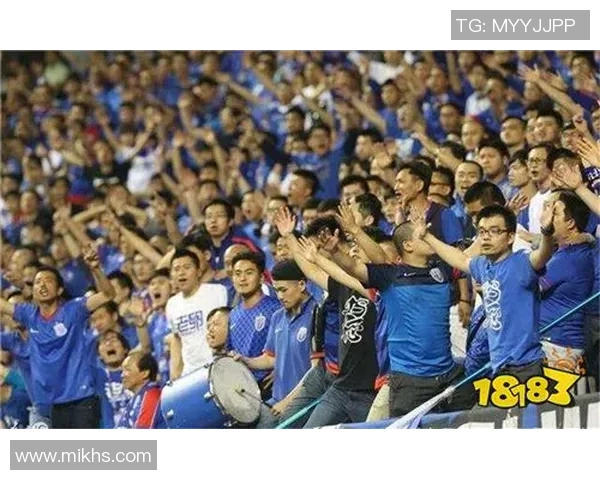 足球球星的成长足迹与心路历程：从少年梦想到全球舞台的辉煌征程